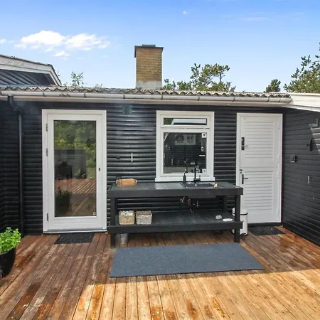 Aida - 400m From The Sea By Interhome *